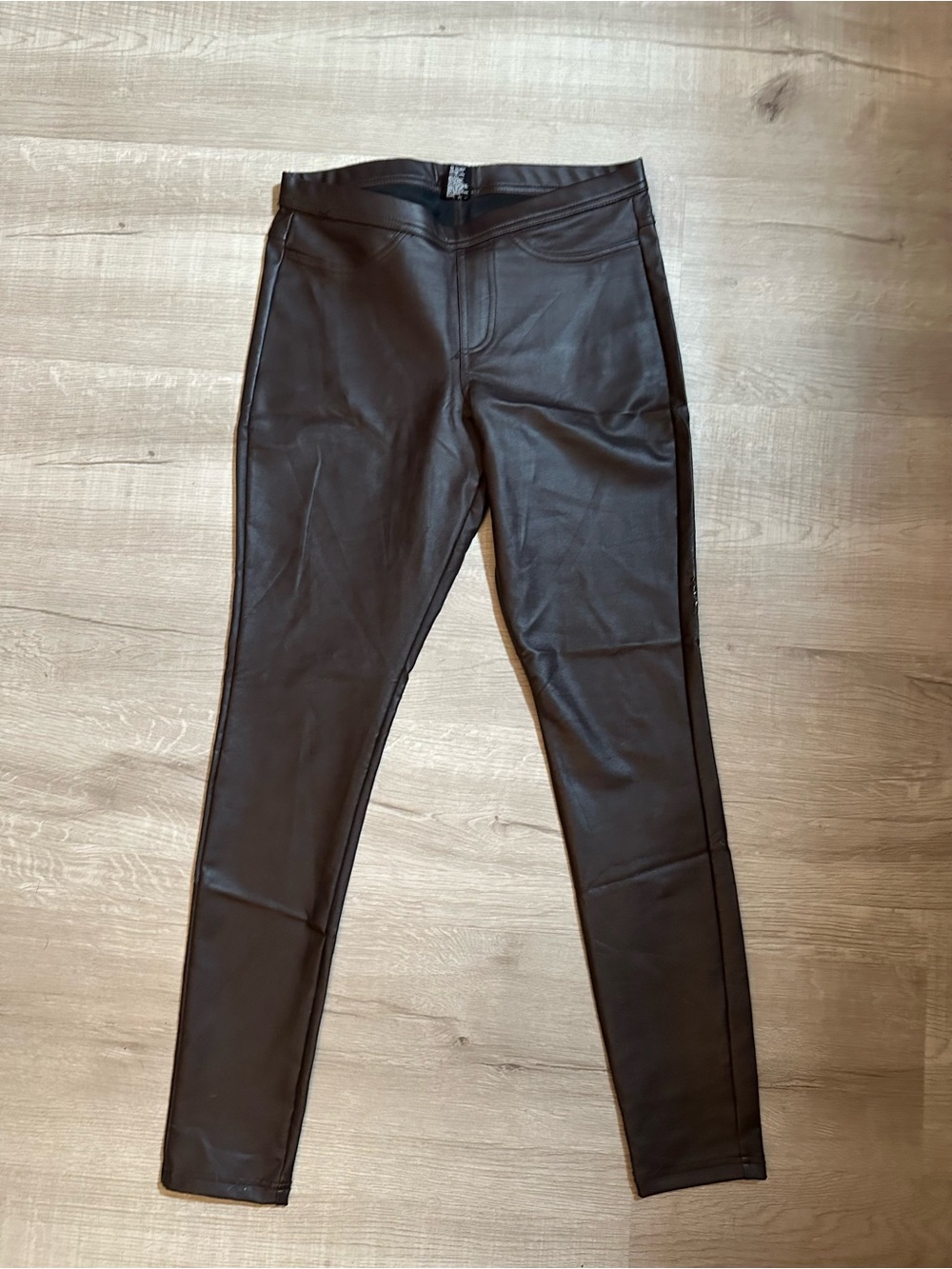 Subcategory selection for men's pants image